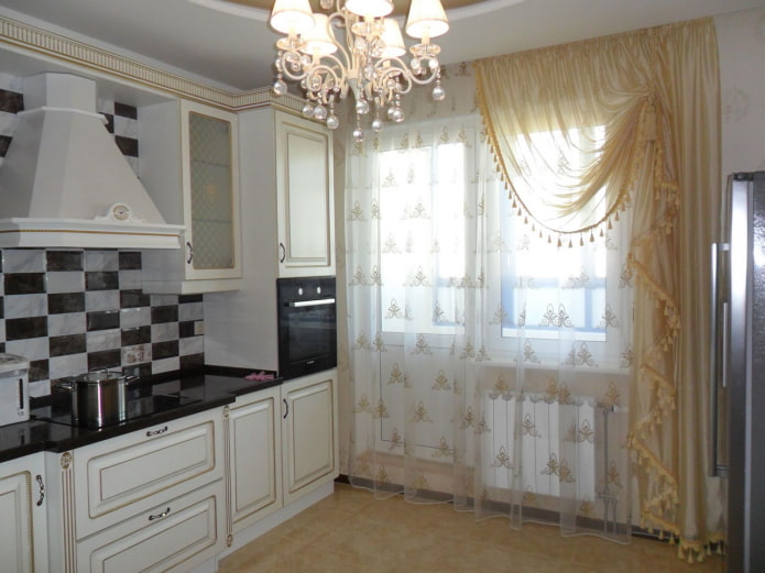 curtain with fringe