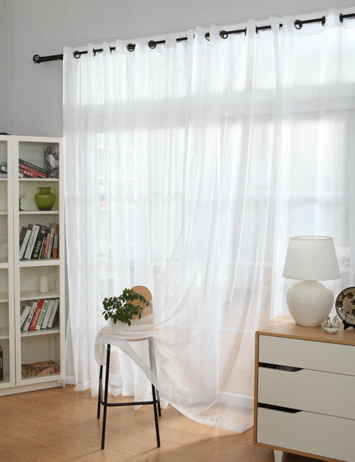 white curtains on eyelets