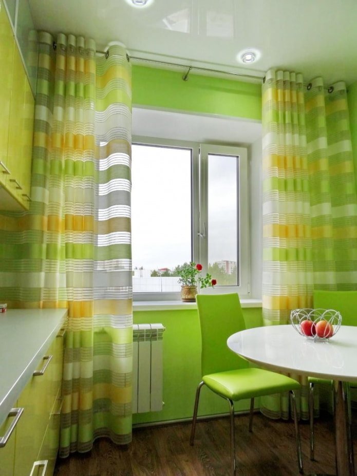 curtains with eyelets in the kitchen interior
