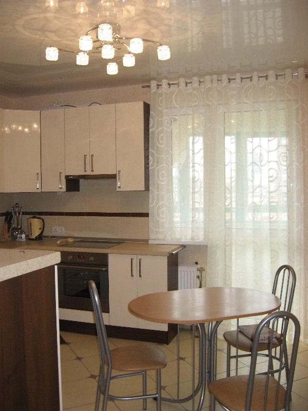 curtains with eyelets in the kitchen interior