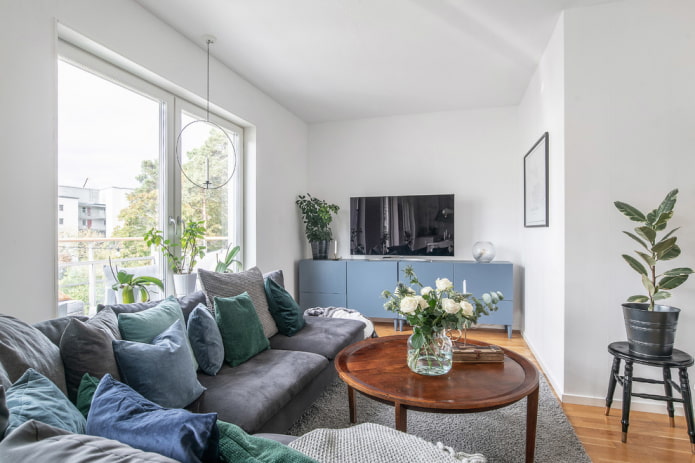 Living room in Scandinavian style without tulle