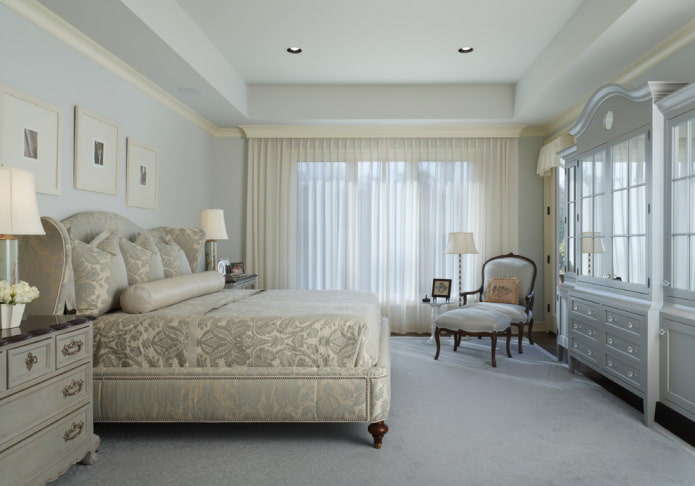 tulle curtains in a classic style