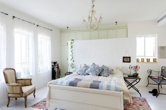 tulle curtains in the Provence style