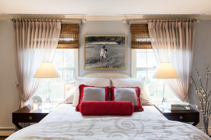 curtains combined with roman blinds in the bedroom