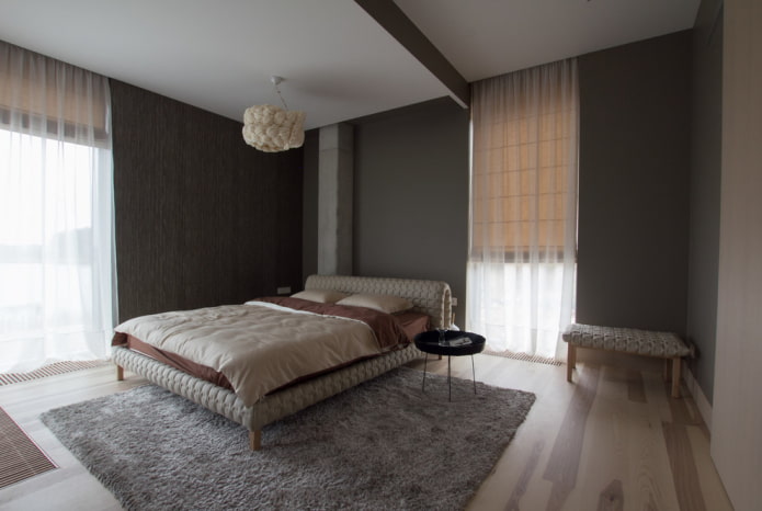 curtains combined with roman blinds in the bedroom