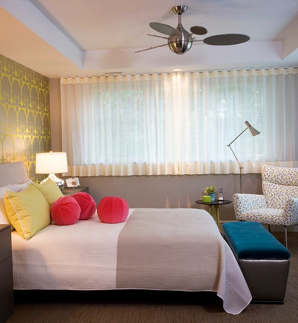 short curtains in the bedroom interior
