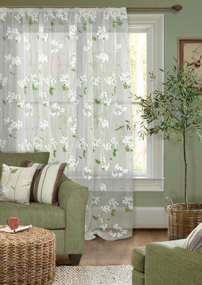 tulle in flowers