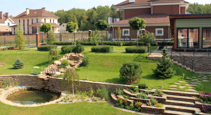 landscape design of a site with uneven terrain