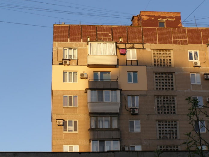 insulation of a corner apartment