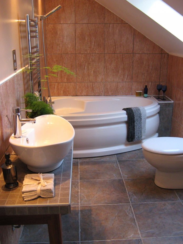 Corner bathtub