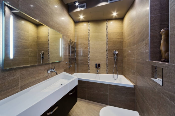 Asymmetrical trapezoidal bathtub