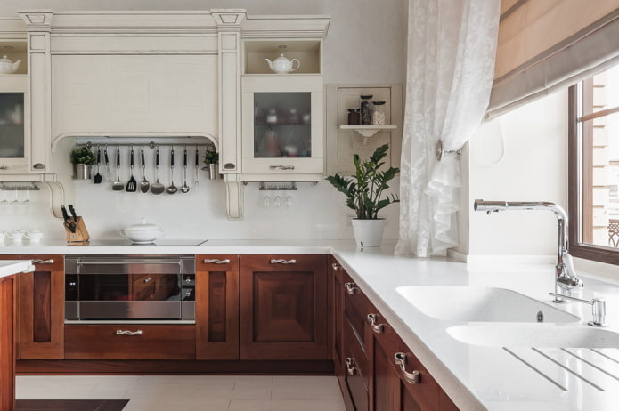 washing area in the interior of a corner kitchen