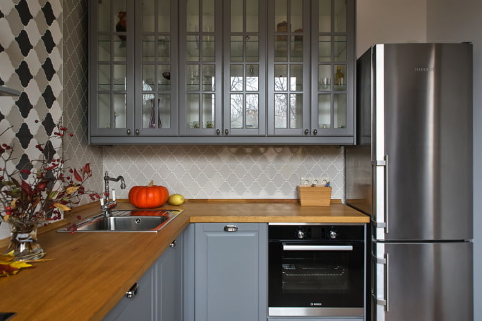 washing area in the interior of the kitchen in the shape of a corner