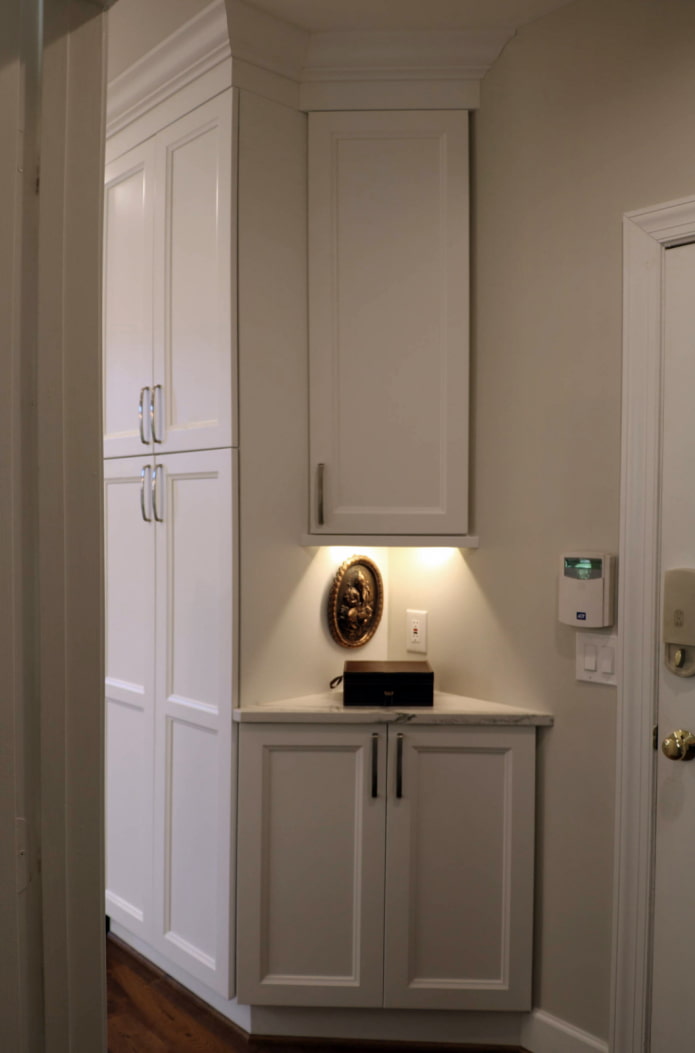 Corner with lighting