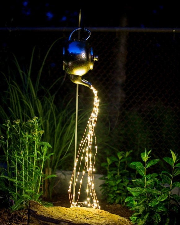Teapot with garlands