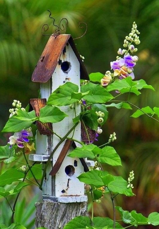 Decorative birdhouse