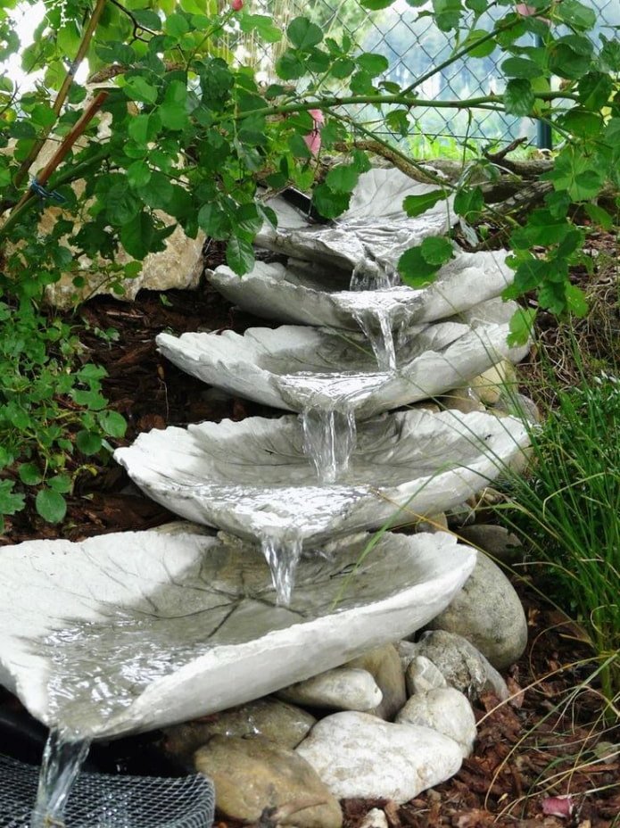Fountain made of concrete leaves