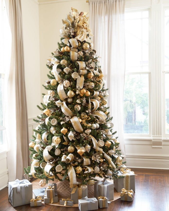 Christmas tree in gold