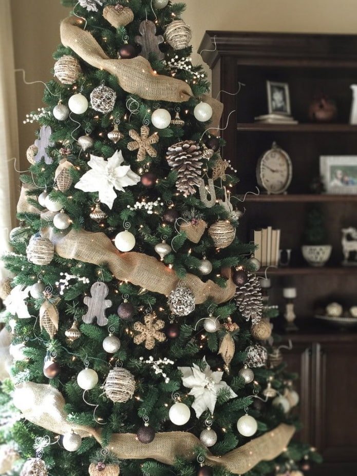 Christmas tree in brown tones