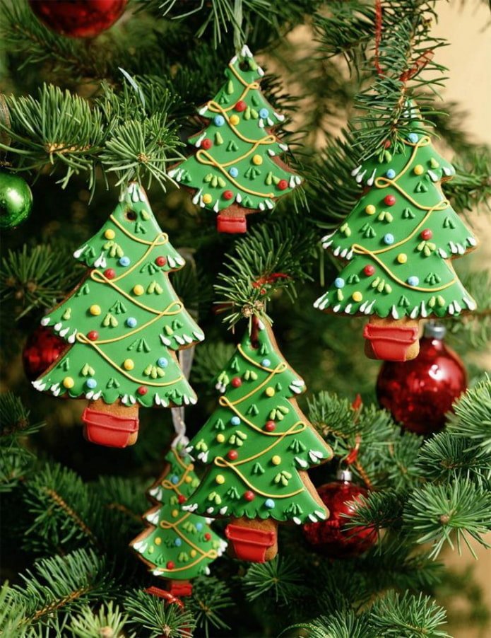 Painted gingerbread cookies