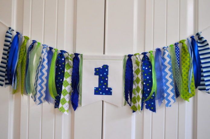 Blue-green ribbons