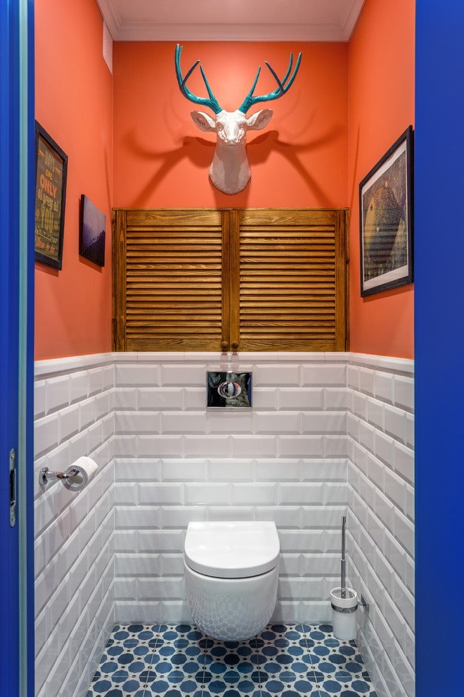 Deer head in the toilet