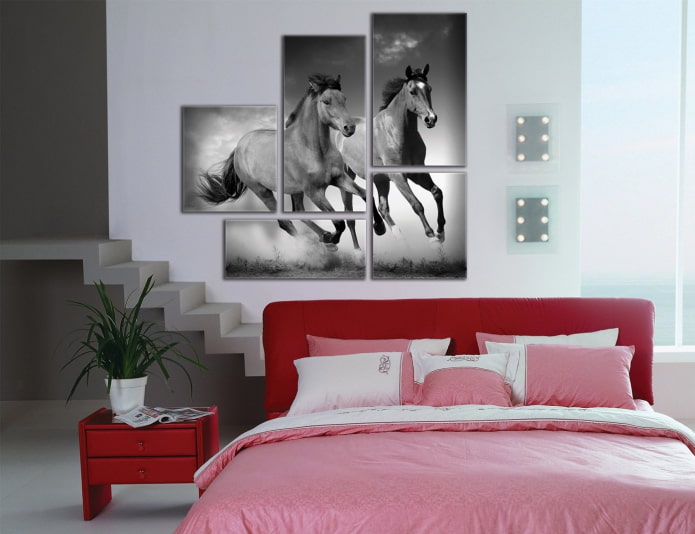 modular painting with horses in the bedroom