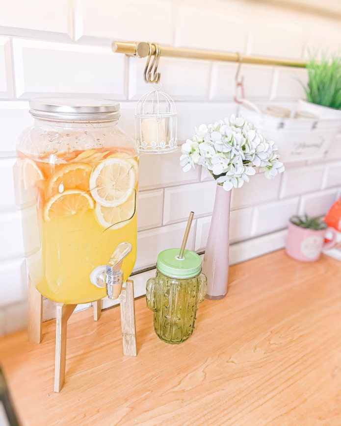 Lemonade bowl on the tabletop