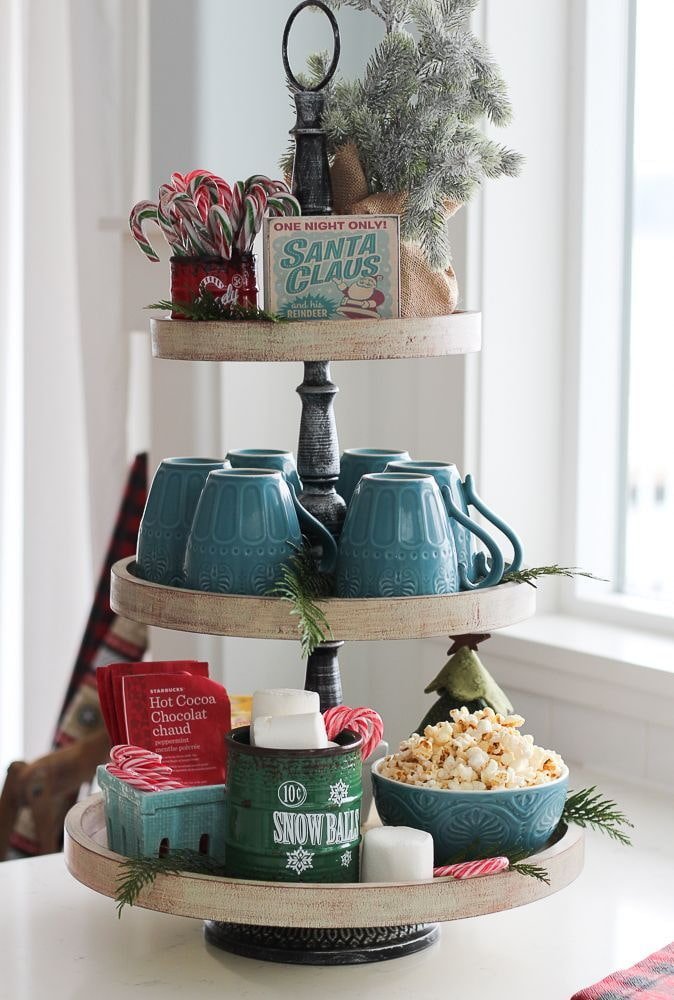 Shelf for a holiday