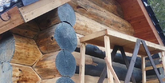 Cleaning the wooden surface