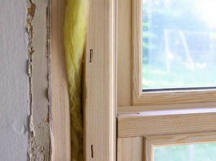 Sealing a gap with technical cotton wool