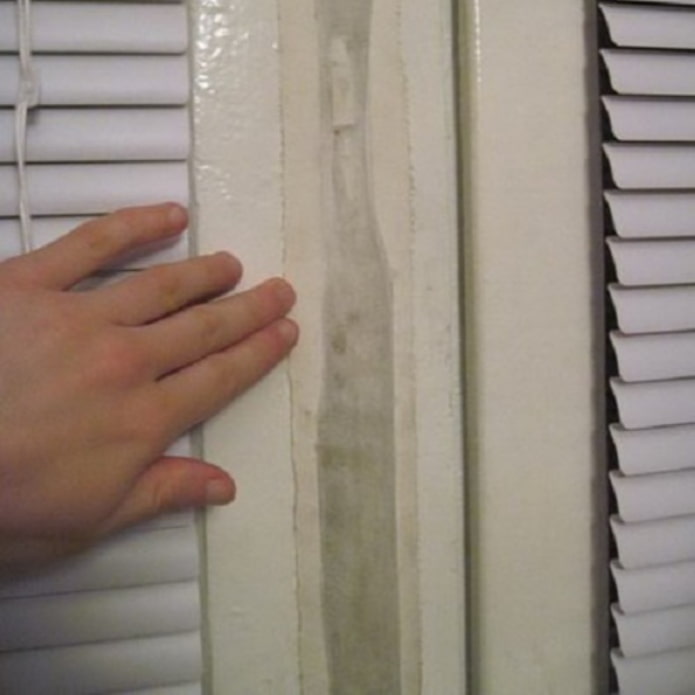 Sealing cracks with paper