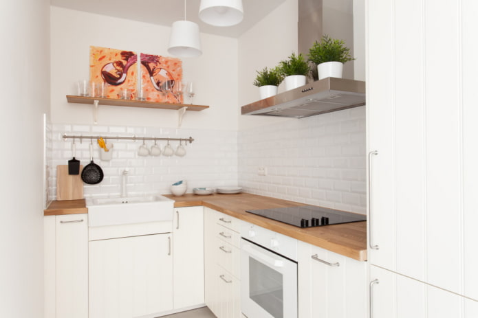 Order in a white kitchen