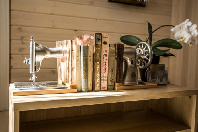 Book stand in the form of a sewing machine
