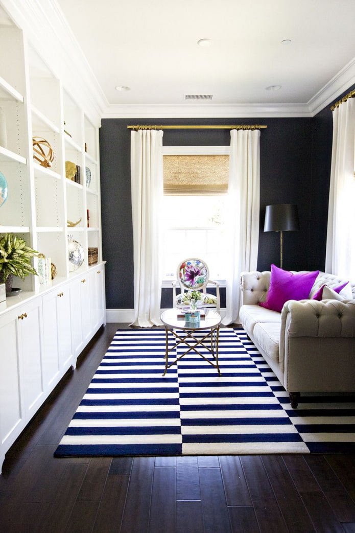 contrasting carpet in the living room