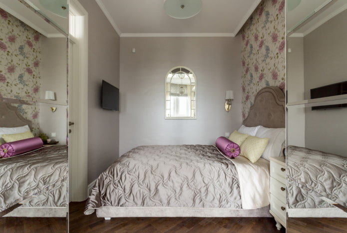 wallpaper in the interior of a narrow bedroom