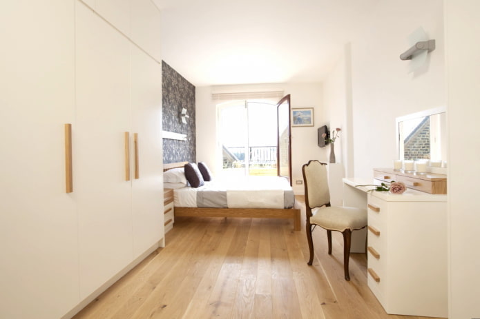 floor finishing in a narrow bedroom