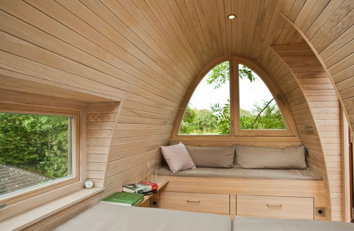 Ceiling and walls in clapboard