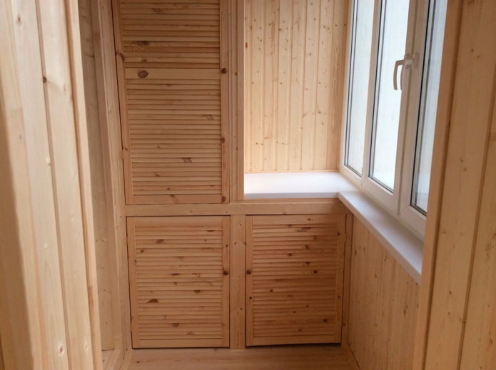 clapboard closet for balcony