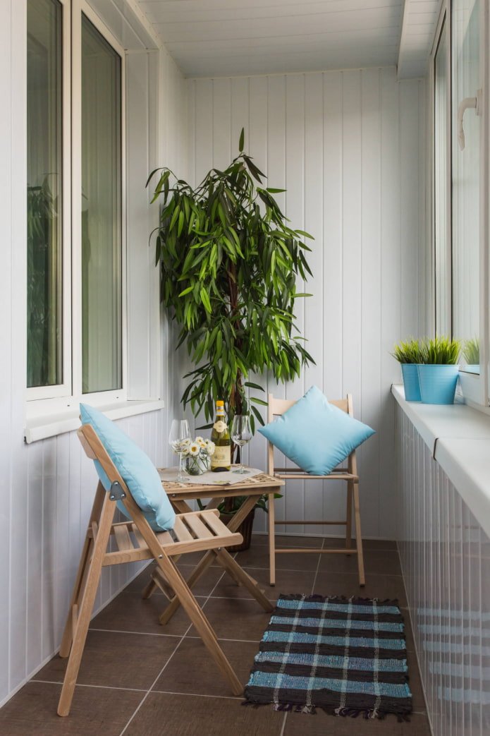 white clapboard on the balcony
