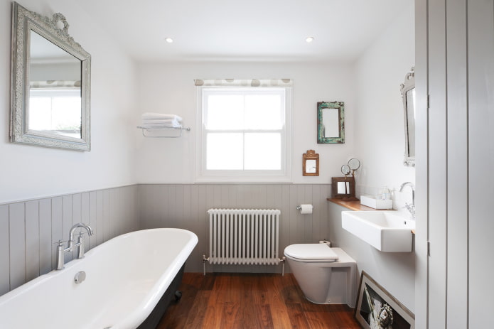 clapboard on the floor of the wall in the bathroom