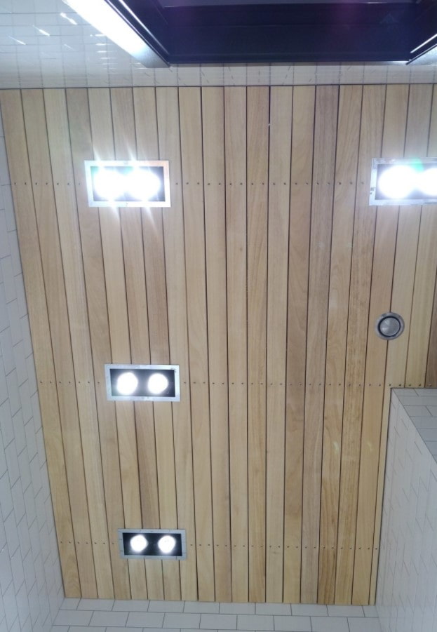 clapboard on the ceiling in the bathroom