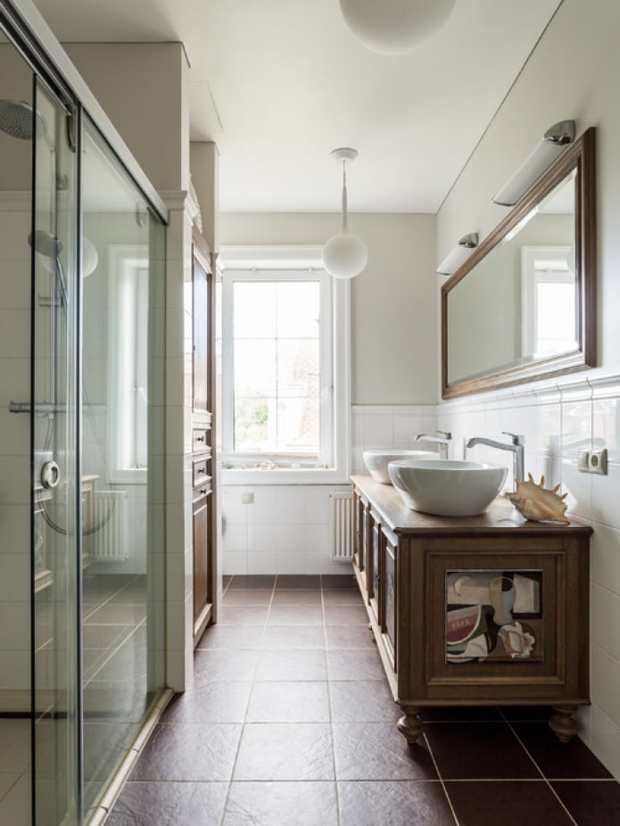 narrow bathroom in the house