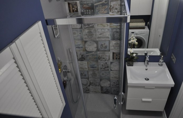small bathroom with a shower corner