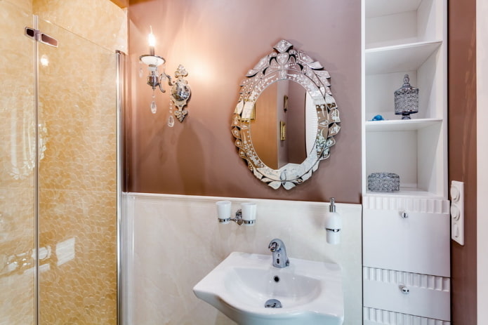 Artful mirror