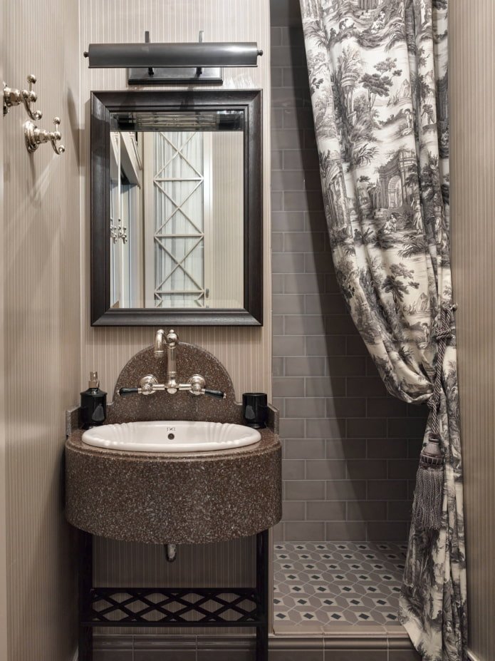 Shower, finished with tiles