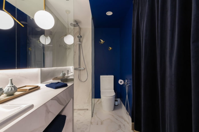 blue color in the bathroom