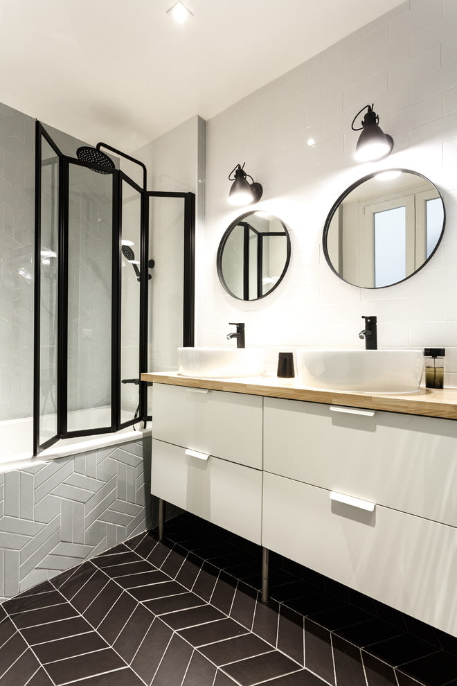 Glass partition
