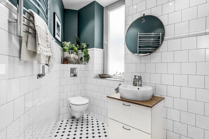 Asymmetrical bathroom