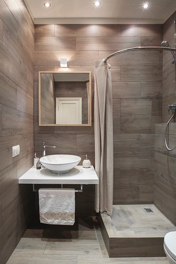 bathroom decor and lighting in minimalism style